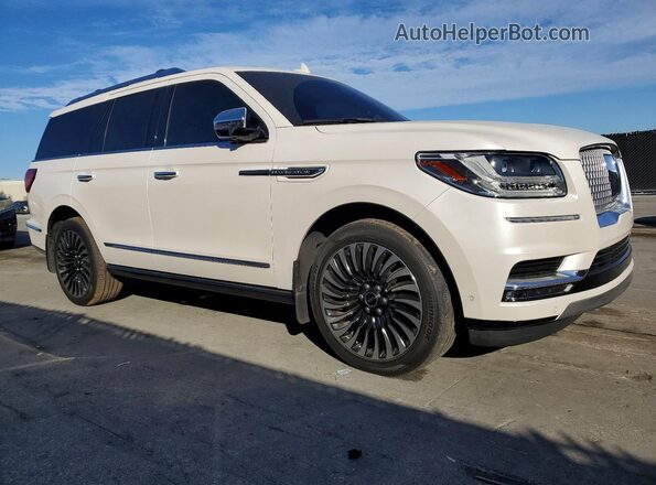 5LMJJ2TT2JEL18105 2018 LINCOLN NAVIGATOR Белый Передняя правая четверть