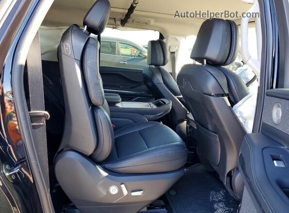 5LMJJ3LG5SEL14169 2025 LINCOLN NAVIGATOR Черный Вид задней части салона