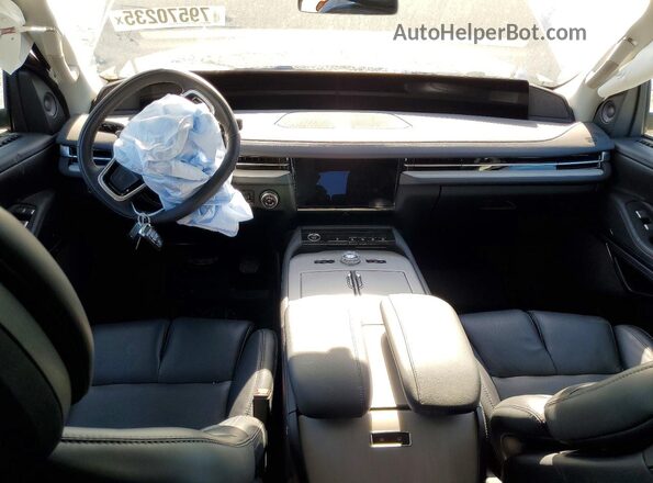 5LMJJ3LG5SEL14169 2025 LINCOLN NAVIGATOR Черный Вид панели приборов