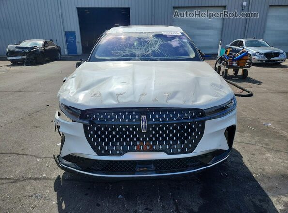 5LMPJ8J41RJ840767 2024 LINCOLN NAUTILUS White Widok z przodu
