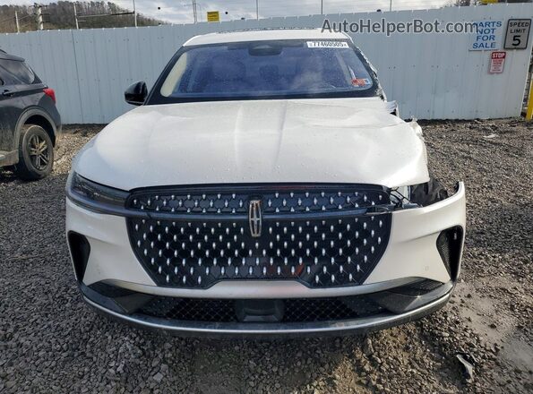 5LMPJ8JA8SJ957144 2025 LINCOLN NAUTILUS Белый Вид спереди