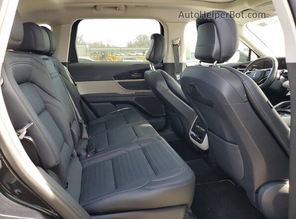5LMPJ8KA7SJ921458 2025 LINCOLN NAUTILUS Черный Вид задней части салона