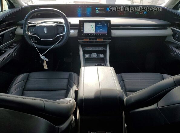 5LMPJ8KA7SJ921458 2025 LINCOLN NAUTILUS Черный Вид панели приборов