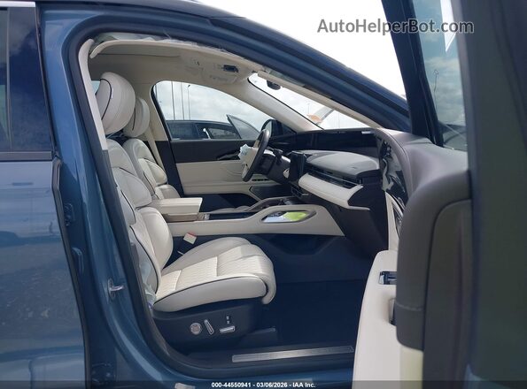 5LMPJ9J4XSJ897299 2025 LINCOLN NAUTILUS Серый Вид салона спереди