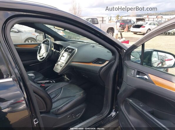 5LMTJ3DH7GUJ12544 2016 LINCOLN MKC Черный Вид салона спереди