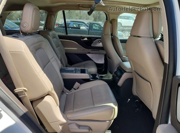 5LMYJ8XY4LGL16239 2020 LINCOLN AVIATOR White Widok wnętrza z tyłu
