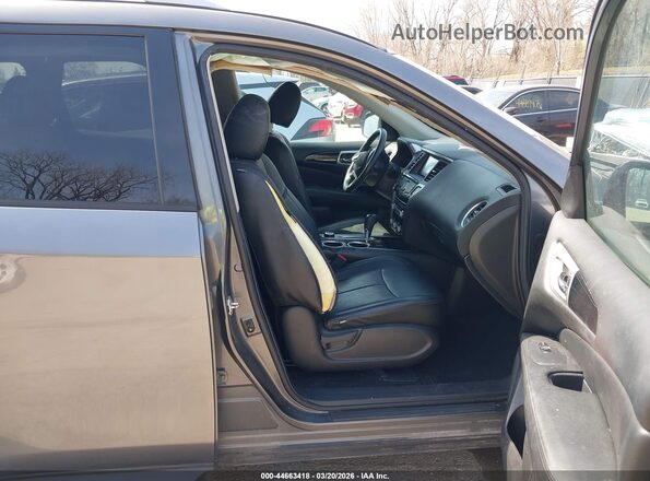 5N1AR2MM3GC619764 2016 NISSAN PATHFINDER Серый Вид салона спереди
