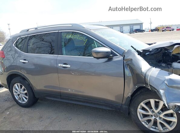 5N1AT2MV8HC786181 2017 NISSAN ROGUE Черный Вид задней части салона