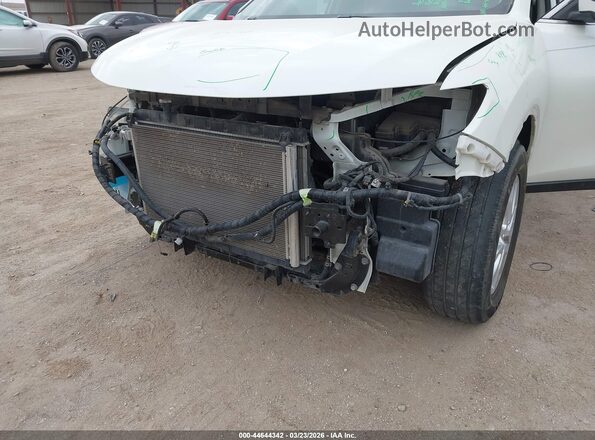 5N1AT2MVXJC758923 2018 NISSAN ROGUE White 