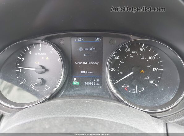 5N1AT2MVXJC758923 2018 NISSAN ROGUE White Widok tylnych siedzeń