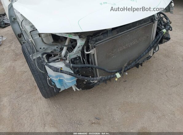 5N1AT2MVXJC758923 2018 NISSAN ROGUE White 