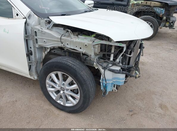 5N1AT2MVXJC758923 2018 NISSAN ROGUE White Widok z przodu