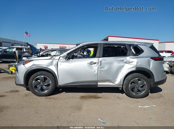 5N1BT3BAXSC836788 2025 NISSAN ROGUE Серебряный Панорамный вид салона 360°