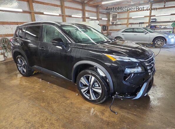 5N1BT3CB5TC773821 2026 NISSAN ROGUE Черный Передняя правая четверть