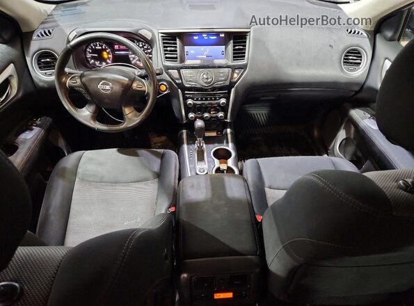 5N1DR2MM0HC628615 2017 NISSAN PATHFINDER Серебряный Вид панели приборов