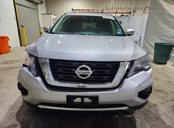 5N1DR2MM0HC628615 2017 NISSAN PATHFINDER Серебряный Вид спереди