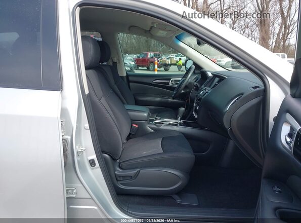 5N1DR2MM0JC670594 2018 NISSAN PATHFINDER Silver Vista interior delantera