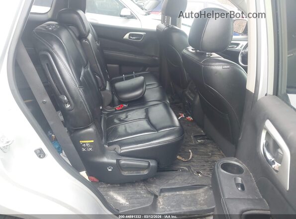 5N1DR2MM2HC690887 2017 NISSAN PATHFINDER Silver Widok naklejki z numerem VIN