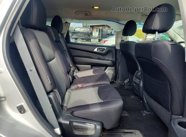 5N1DR2MM7KC606005 2019 NISSAN PATHFINDER Silver Vista interior trasera