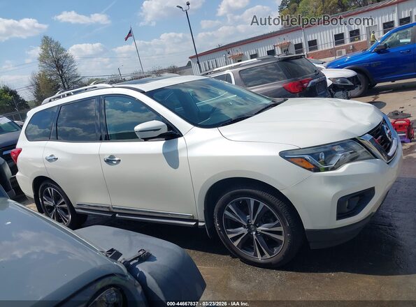 5N1DR2MMXHC628329 2017 NISSAN PATHFINDER Cream Вид задньої частини салону