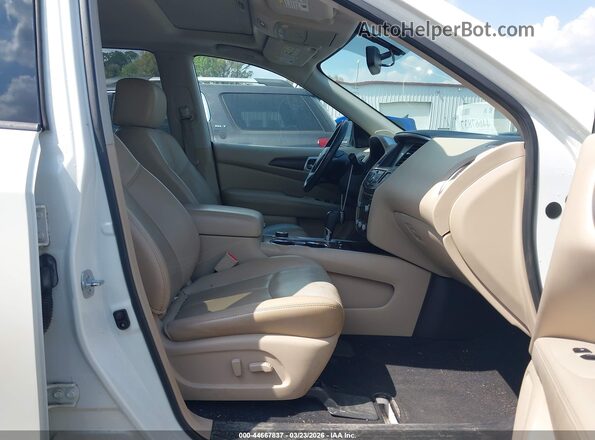 5N1DR2MMXHC628329 2017 NISSAN PATHFINDER Cream Вид салону спереду
