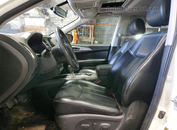 5N1DR2MMXHC639430 2017 NISSAN PATHFINDER Белый Вид салона спереди