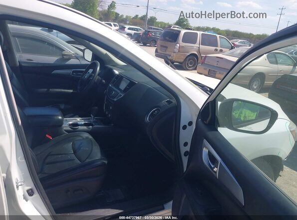 5N1DR2MN7HC686231 2017 NISSAN PATHFINDER White Widok wnętrza z przodu