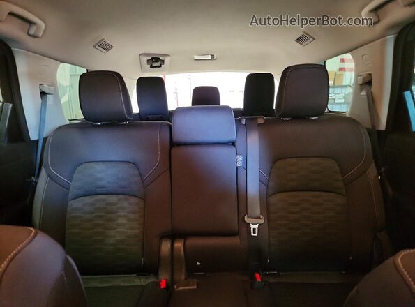 5N1DR3BA3SC239683 2025 NISSAN PATHFINDER Silver Widok tylnych siedzeń