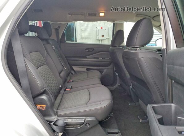 5N1DR3BA9RC251735 2024 NISSAN PATHFINDER Серебряный Вид задней части салона