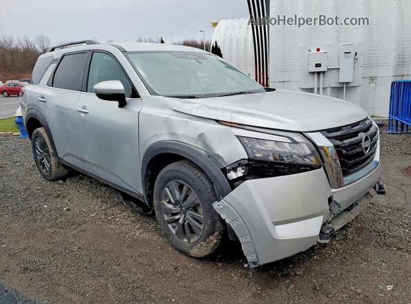 5N1DR3BA9RC251735 2024 NISSAN PATHFINDER Серебряный Передняя правая четверть