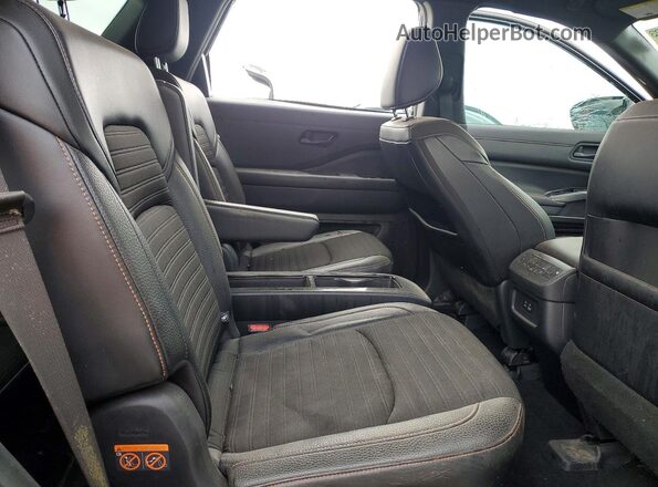 5N1DR3BD8PC261938 2023 NISSAN PATHFINDER Черный Вид задней части салона