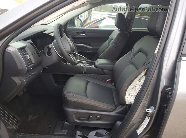 5N1DR3CS3TC207325 2026 NISSAN PATHFINDER Серый Вид салона спереди