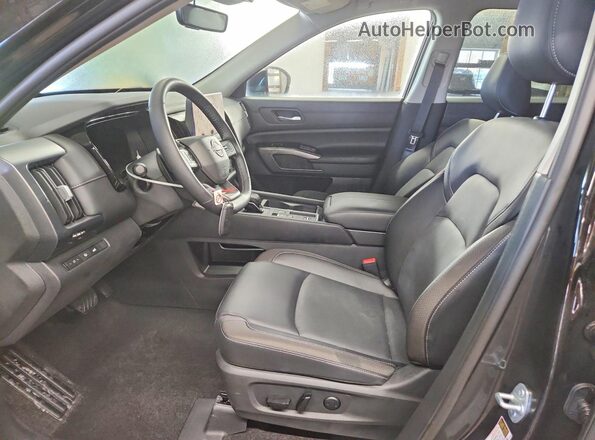 5N1DR3CSXTC218550 2026 NISSAN PATHFINDER Черный Вид салона спереди