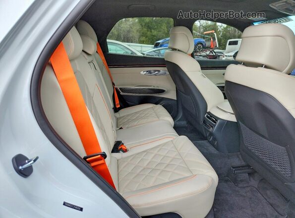 5NMMEDTC2TH052542 2026 GENESIS GV70 White Rear interior view