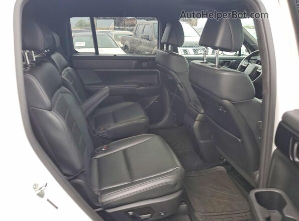 5NMP5DG10SH017518 2025 HYUNDAI SANTA Белый Вид задней части салона