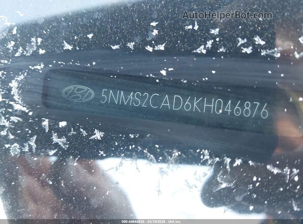 5NMS2CAD6KH046876 2019 HYUNDAI SANTA FE Silver 