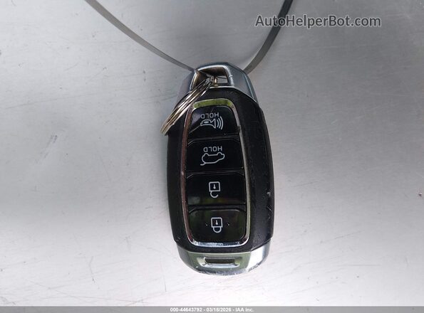 5NMS33ADXKH070434 2019 HYUNDAI SANTA FE Красный Вид панели приборов