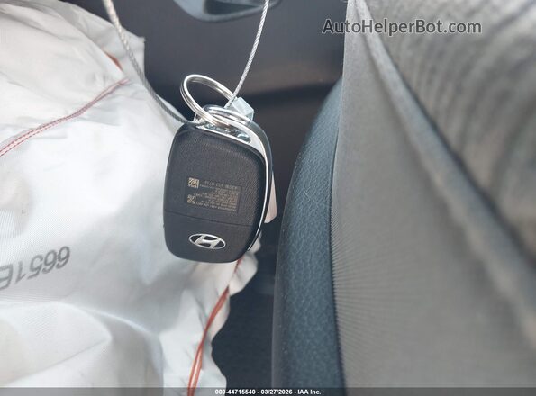 5NMZU3LB2HH017937 2017 HYUNDAI SANTA FE SPORT Белый Вид панели приборов
