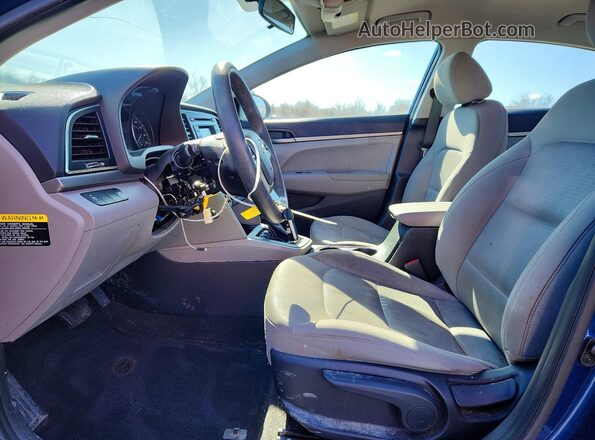 5NPD74LF0JH285632 2018 HYUNDAI ELANTRA Синий Вид салона спереди