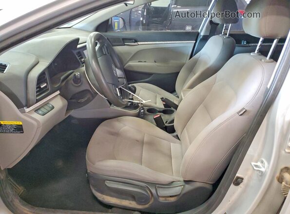 5NPD74LF2KH419428 2019 HYUNDAI ELANTRA Серебряный Вид салона спереди