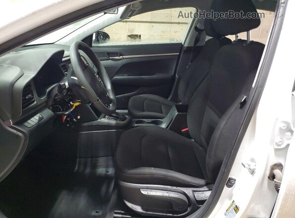 5NPD74LF2LH505131 2020 HYUNDAI ELANTRA Белый Вид салона спереди