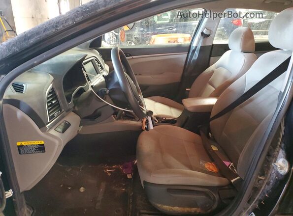 5NPD74LF5JH361295 2018 HYUNDAI ELANTRA Черный Вид салона спереди