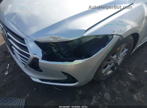 5NPD74LF6JH271573 2018 HYUNDAI ELANTRA Серебряный Вид спереди