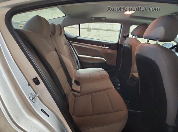 5NPD84LF0KH418422 2019 HYUNDAI ELANTRA Silver Widok tylnych siedzeń