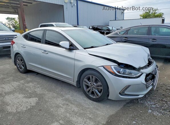 5NPD84LF1JH269839 2018 HYUNDAI ELANTRA Серебряный Передняя правая четверть