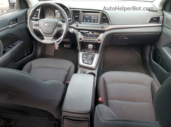5NPD84LF1JH269839 2018 HYUNDAI ELANTRA Серебряный Вид панели приборов