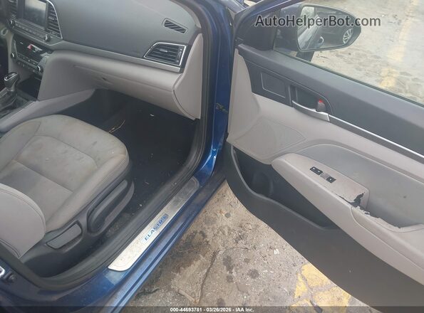 5NPD84LF2JH247266 2018 HYUNDAI ELANTRA Blue Вид салону спереду