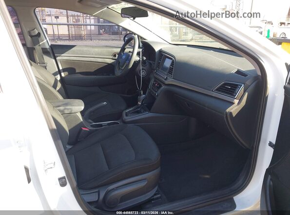 5NPD84LF2JH369075 2018 HYUNDAI ELANTRA White წინა სალონის ხედი