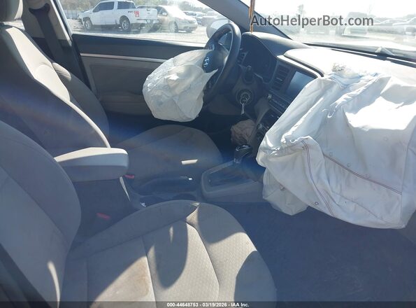 5NPD84LF2LH512352 2020 HYUNDAI ELANTRA Серебряный Вид салона спереди