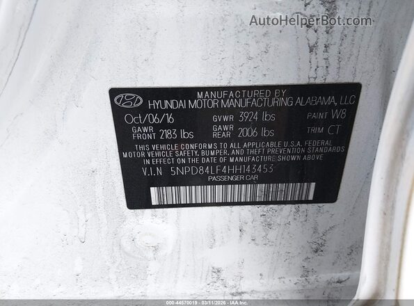 5NPD84LF4HH143453 2017 HYUNDAI ELANTRA White Vista del compartimento del motor